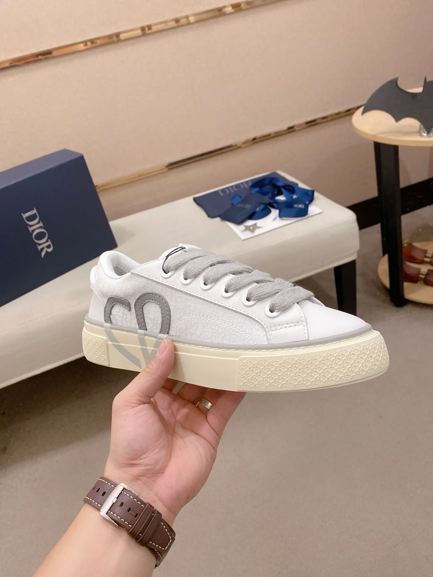 Factory price: 300 Men's shoes 💰[Dior·Dior] Top 🔍Couple style 💏🔍New casual sports style couple shoes, new four-season design, perfect workmanship, lace-up lazy style to create cabinet quality, upper: imported first-layer cowhide, sheepskin lining is soft and comfortable, ultra-light TPU wear-resistant outsole, simple, versatile fashion men's shoes, excellent color code number 35--44